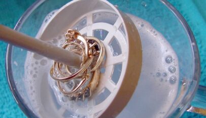 How to Clean Jewellery with Baking Soda 8