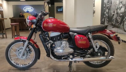 Jawa Reveals Accessories List with Prices, Introduces new Apparel Range 11